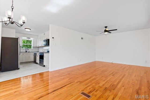 656 Beatrice Avenue, St Louis, MO 63125