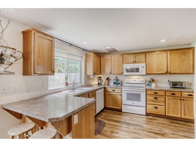 21880 PALISADE Pl, Fairview, OR 97024