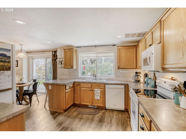 21880 PALISADE Pl, Fairview, OR 97024