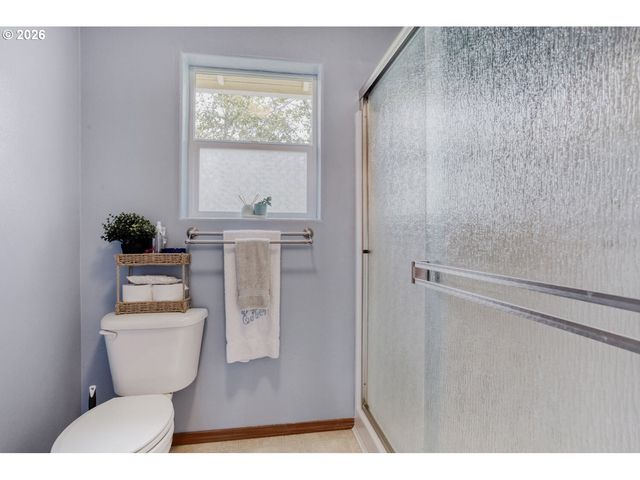 21880 PALISADE Pl, Fairview, OR 97024