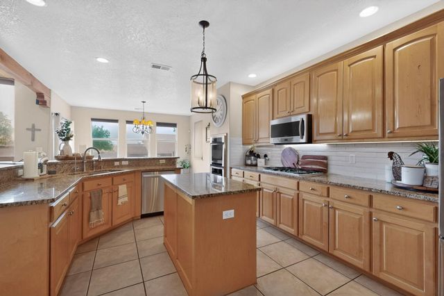 5131 Rose Quartz Avenue NW, Albuquerque, NM 87114