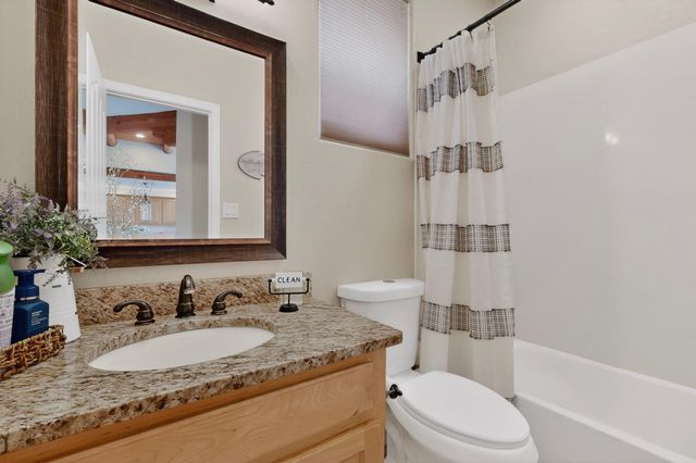 5131 Rose Quartz Avenue NW, Albuquerque, NM 87114