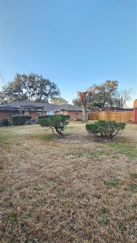 1715 Pecan Lane, Stafford, TX 77477