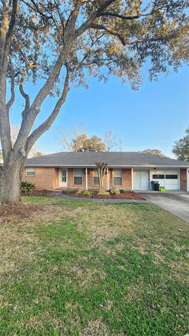 1715 Pecan Lane, Stafford, TX 77477