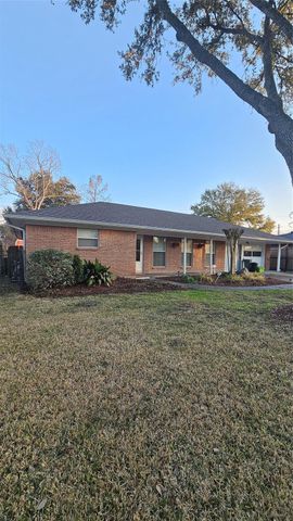 1715 Pecan Lane, Stafford, TX 77477