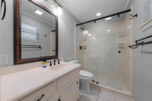 3733 Laguna Vista Drive, Waco, TX 76708