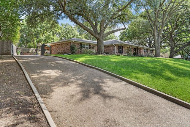 3733 Laguna Vista Drive, Waco, TX 76708