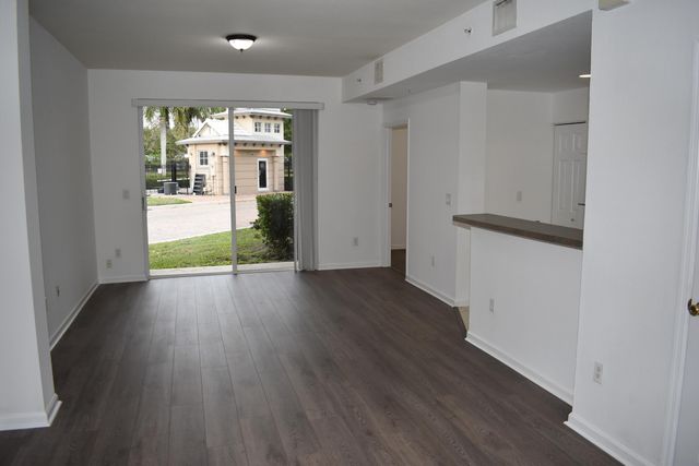 1954 Marsh Harbor Drive 101, Riviera Beach, FL 33404