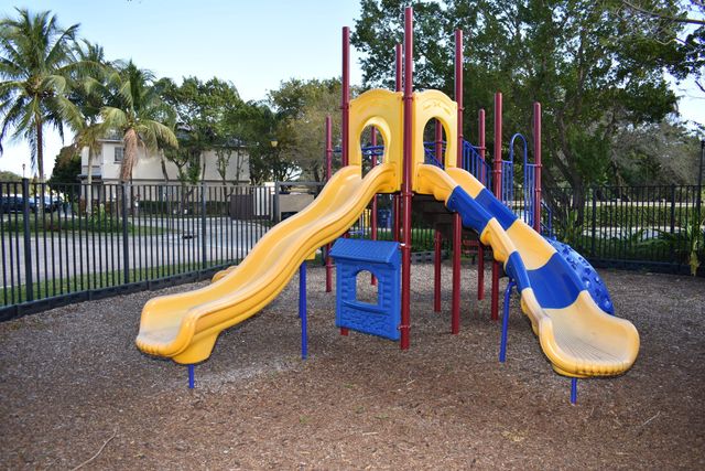 1954 Marsh Harbor Drive 101, Riviera Beach, FL 33404