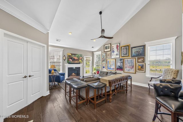 2 Vizcaya Drive, Monroe, NJ 08831