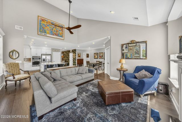 2 Vizcaya Drive, Monroe, NJ 08831