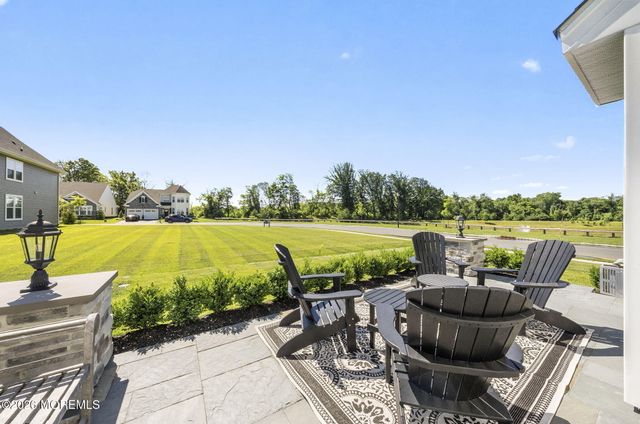 2 Vizcaya Drive, Monroe, NJ 08831