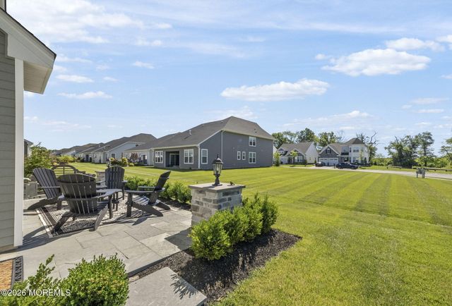 2 Vizcaya Drive, Monroe, NJ 08831