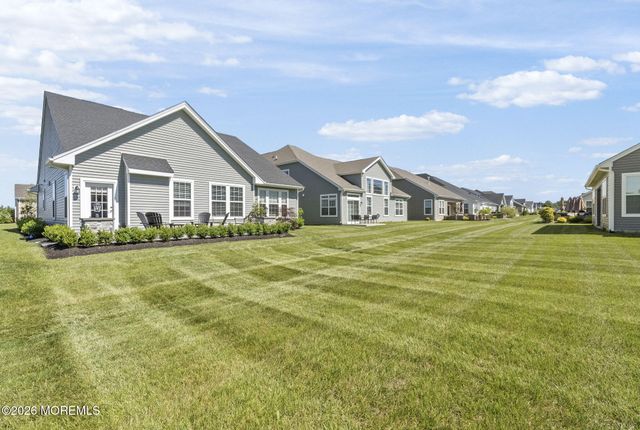 2 Vizcaya Drive, Monroe, NJ 08831