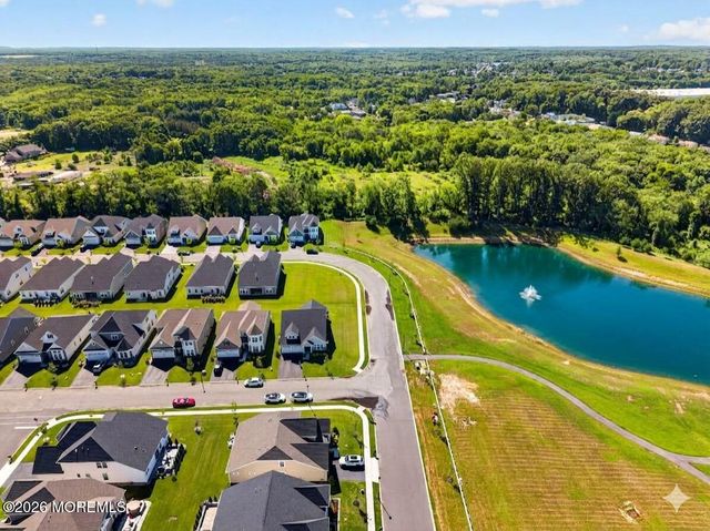 2 Vizcaya Drive, Monroe, NJ 08831
