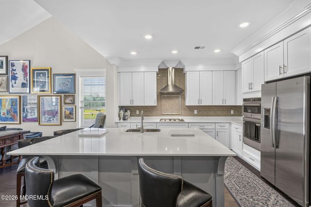 2 Vizcaya Drive, Monroe, NJ 08831