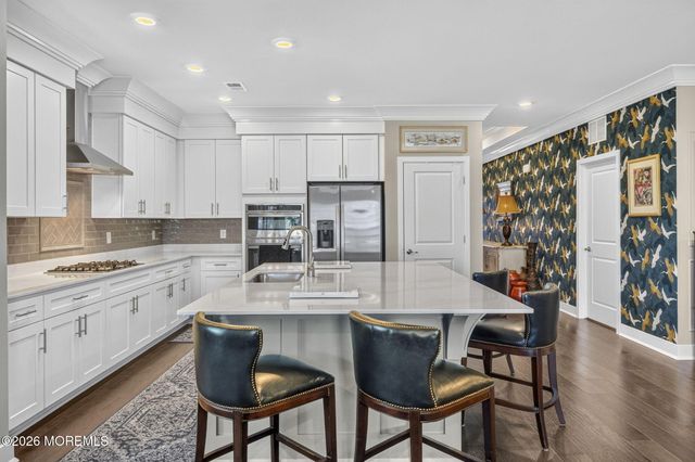 2 Vizcaya Drive, Monroe, NJ 08831