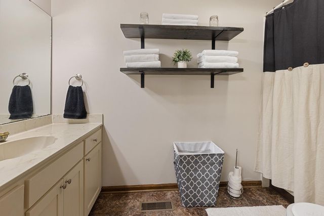 52 Dove Creek Circle, North Little Rock, AR 72116