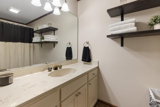 52 Dove Creek Circle, North Little Rock, AR 72116