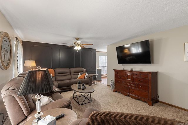 52 Dove Creek Circle, North Little Rock, AR 72116