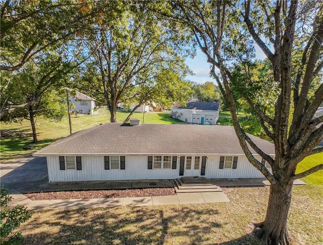 603 SE 3rd Street, Lee's Summit, MO 64063