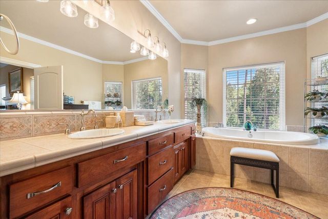 12933 Elk Ln, Grass Valley, CA 95945