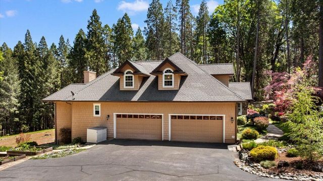 12933 Elk Ln, Grass Valley, CA 95945