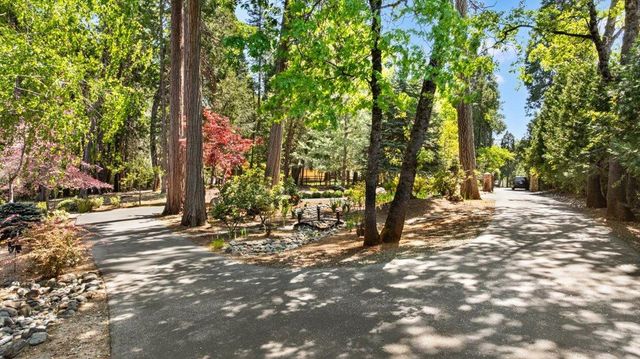 12933 Elk Ln, Grass Valley, CA 95945