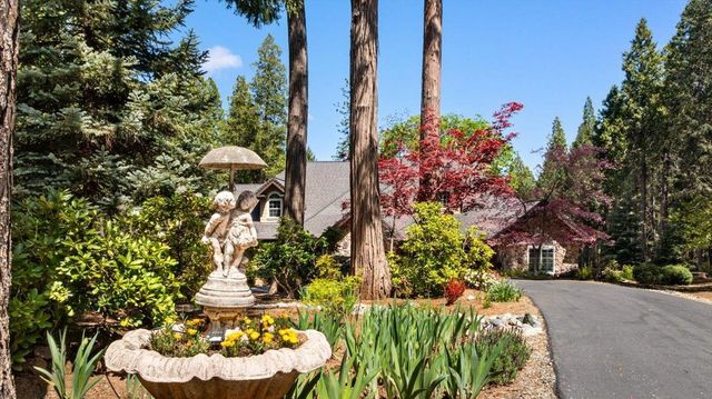 12933 Elk Ln, Grass Valley, CA 95945