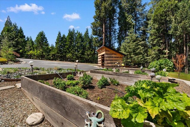 12933 Elk Ln, Grass Valley, CA 95945
