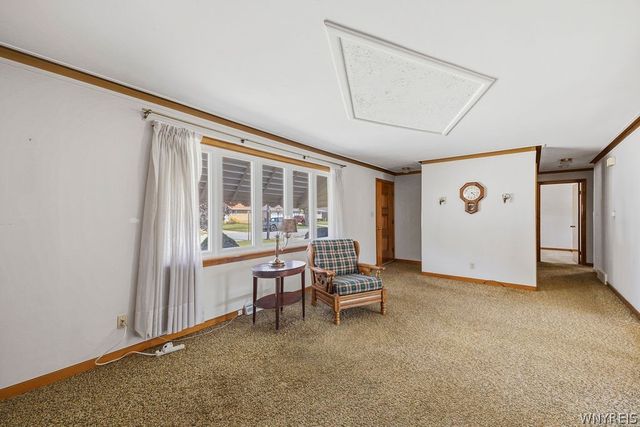 27 Dennis Lane, Cheektowaga, NY 14227