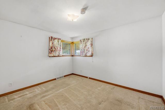 27 Dennis Lane, Cheektowaga, NY 14227