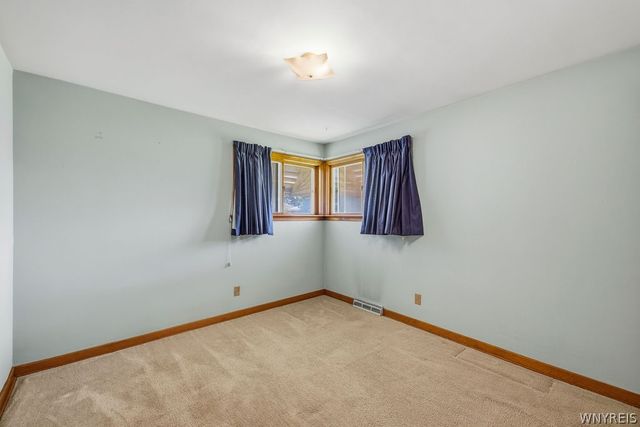 27 Dennis Lane, Cheektowaga, NY 14227