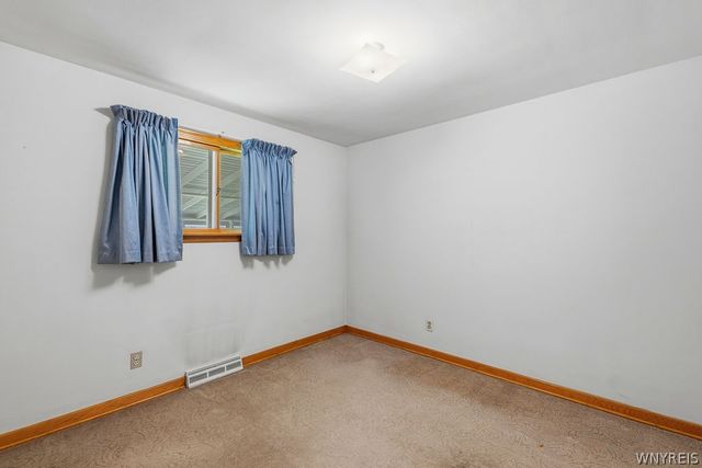 27 Dennis Lane, Cheektowaga, NY 14227