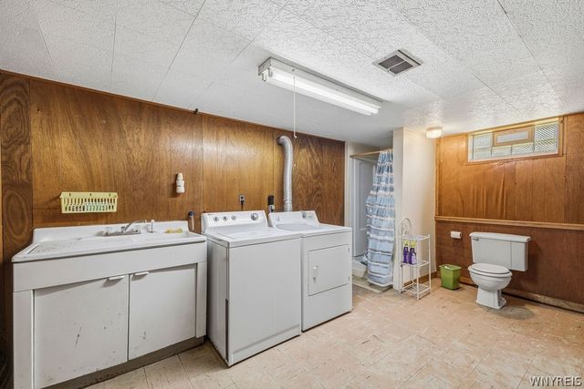 27 Dennis Lane, Cheektowaga, NY 14227