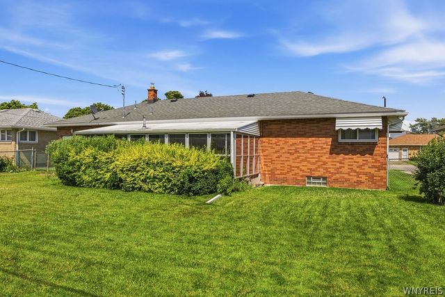 27 Dennis Lane, Cheektowaga, NY 14227