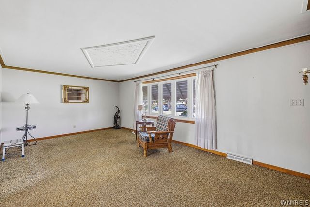 27 Dennis Lane, Cheektowaga, NY 14227