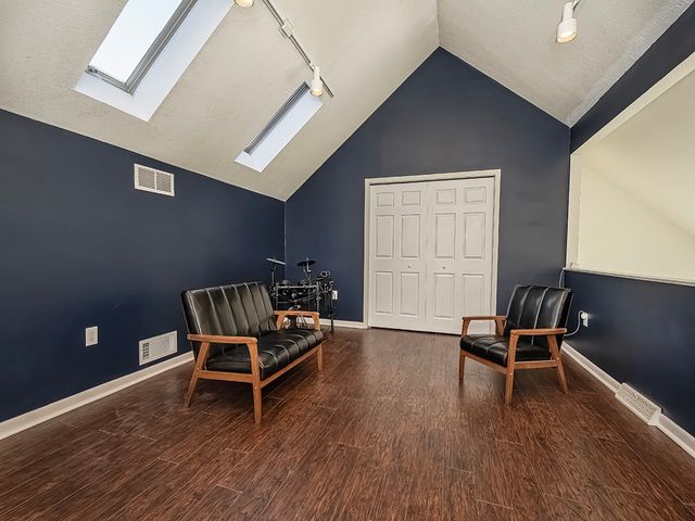 1402 Towne Square Dr, Mccandless, PA 15101