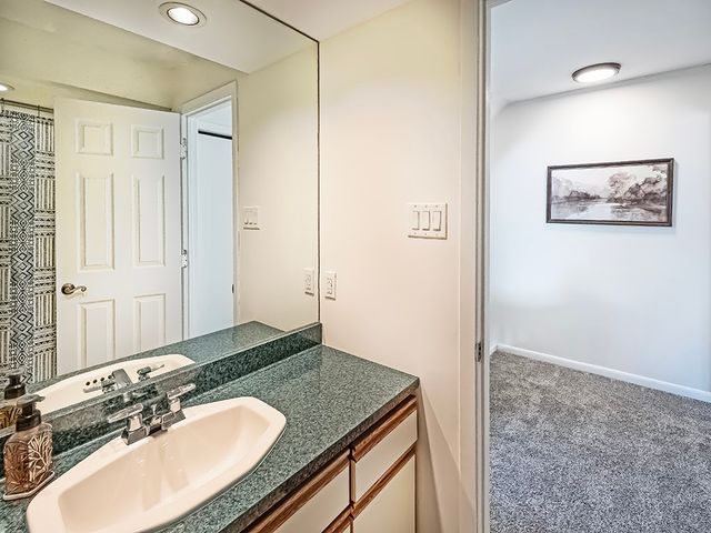 1402 Towne Square Dr, Mccandless, PA 15101