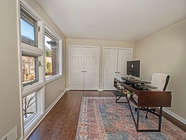 1402 Towne Square Dr, Mccandless, PA 15101