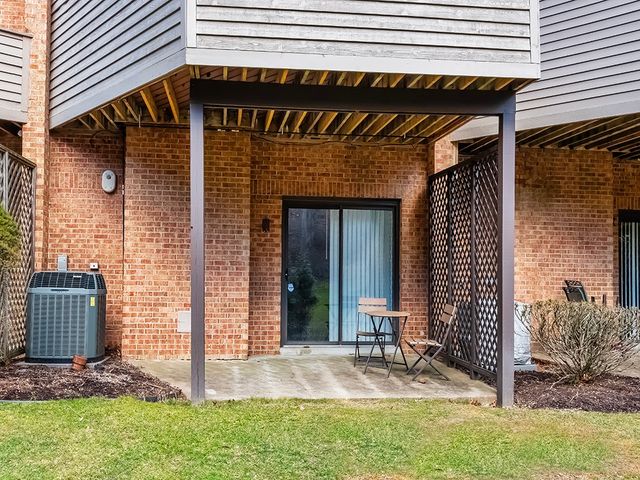 1402 Towne Square Dr, Mccandless, PA 15101