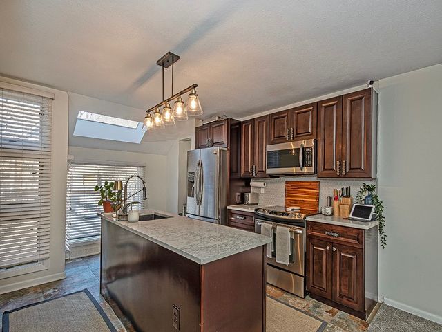 1402 Towne Square Dr, Mccandless, PA 15101