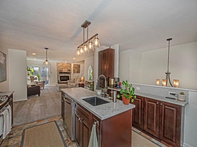 1402 Towne Square Dr, Mccandless, PA 15101