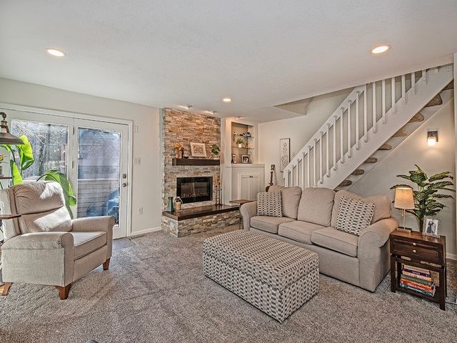 1402 Towne Square Dr, Mccandless, PA 15101