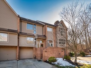 1402 Towne Square Dr, Mccandless, PA 15101