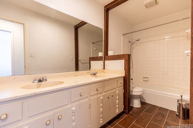 13026 Los Espanada, San Antonio, TX 78233