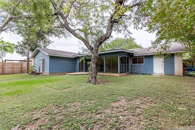 13026 Los Espanada, San Antonio, TX 78233