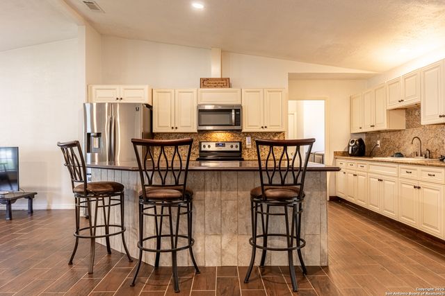 13026 Los Espanada, San Antonio, TX 78233