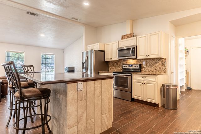 13026 Los Espanada, San Antonio, TX 78233