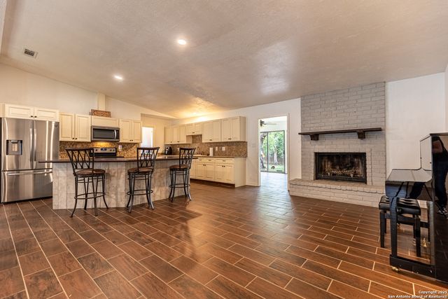 13026 Los Espanada, San Antonio, TX 78233
